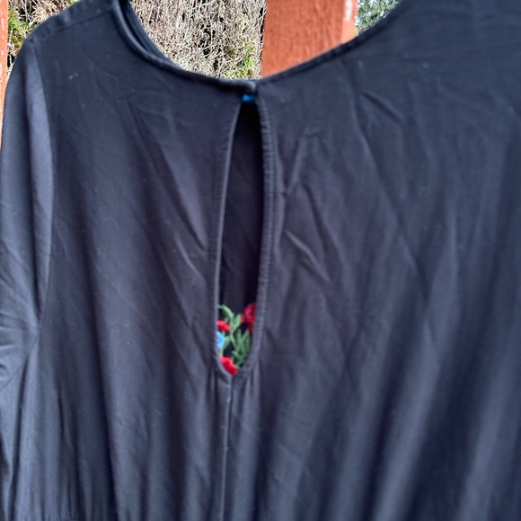 Torrid dress black with floral embroidery hem elastic waistband Sz 1X - Picture 5 of 5